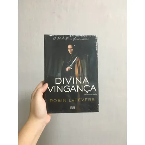 LIVRO DIVINA VINGANÇA - ROBIN LAFEVERS