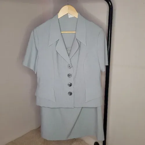 Conjunto Social Feminino Azul Camisa/Blazer mais Saia Mídi Tamanho 42