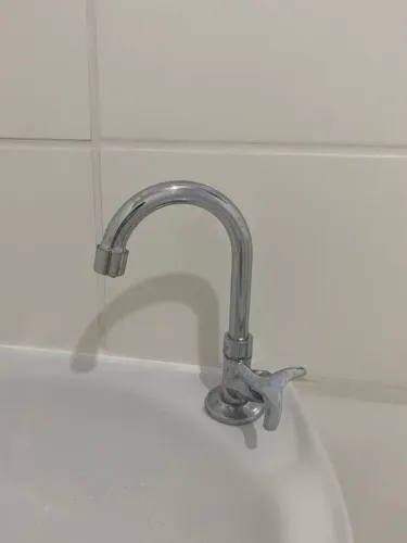 Torneira pia banheiro