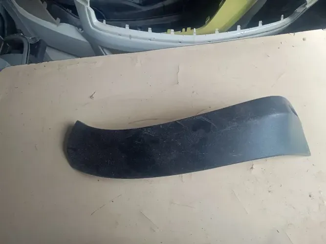 Moldura paralama Duster traseira direita