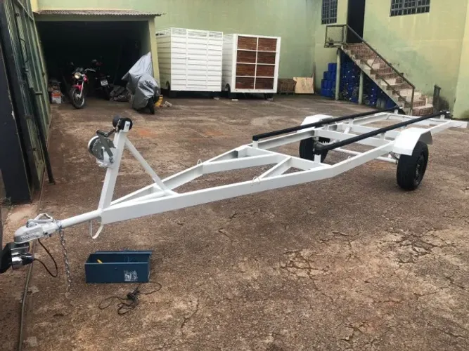 Carreta para barco de 4 a 6 mts