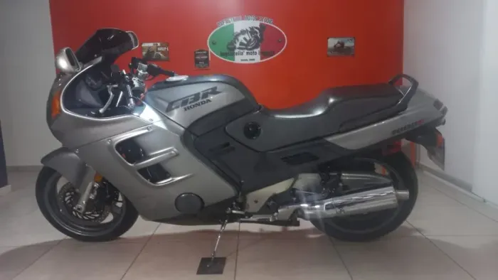 Honda CBR 1000F