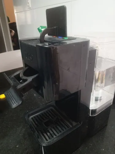 Cafeteira Elétrica cápsulas 3 corações