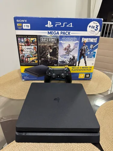 PlayStation 4 slim