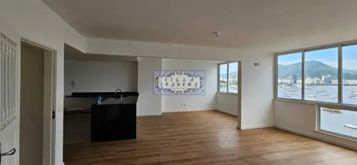 Cobertura à Venda na Urca  138m²