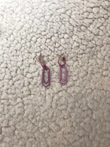 Brinco clips roxo