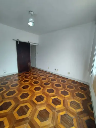 Imóvel para aluguel tem 76 metros quadrados com 2 quartos em Copacabana - Rio de Janeiro -