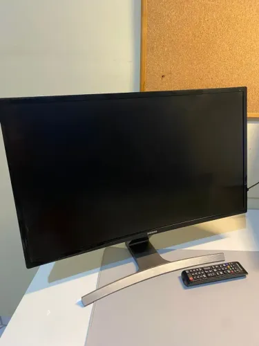 TV/Monitor - Samsung 27 polegadas - Modelo T27D590CX - ótimo estado