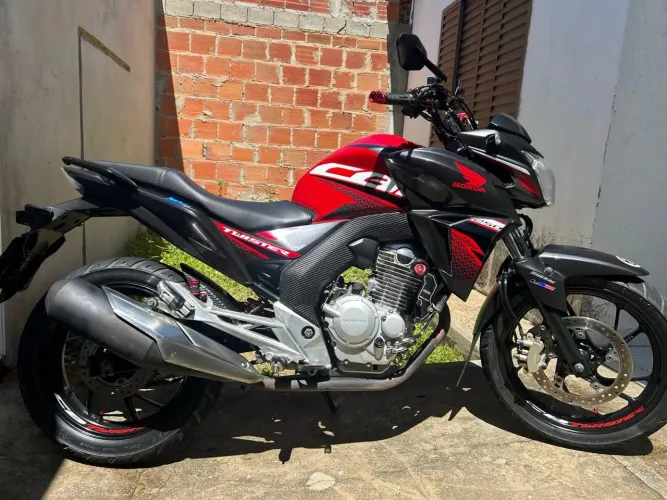 Honda cb Twister 250 2020 zera de tudo