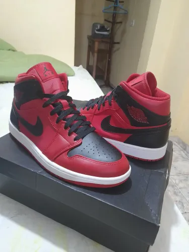 Air jordan 1 reverse bred