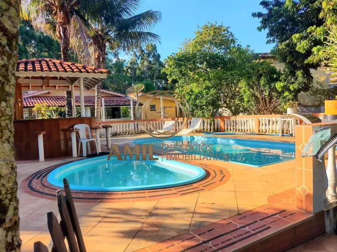 Chácara com 4 suítes- estuda permuta com casa térrea em condominio fechado