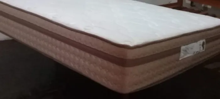 *Colchão semi novo pra hoje
