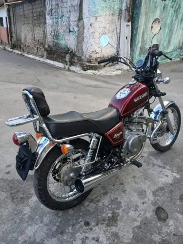 MOTO SUZUKI INTRUDER 