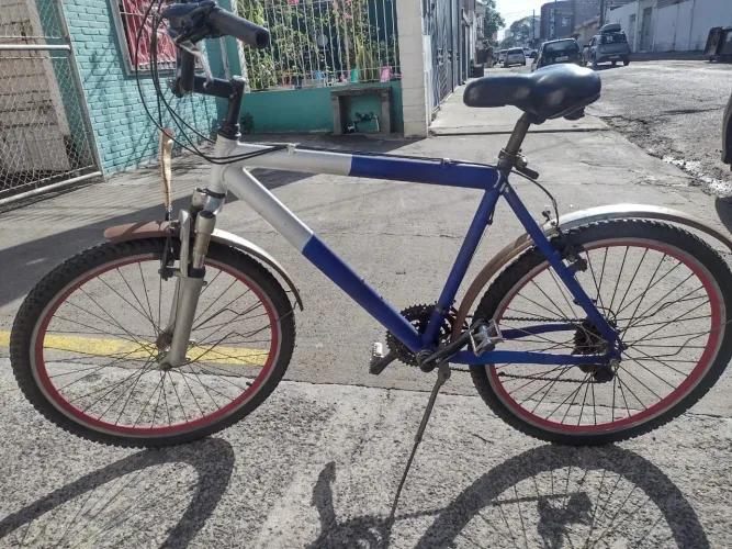 Bicicleta Aro 26 de Alumínio com Marchas - Ótimo estado!