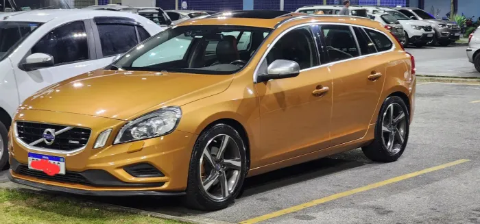 Volvo Turbo V60 T-5 265cvs R-desing 2.0 2013 - Tem VIdeos