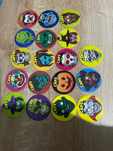 Buzzy Caps de Monstros Colecionáveis