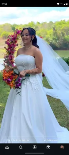 Vendo vestido de noiva minimalista