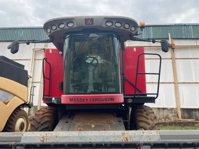 Colheitadeira Marca Massey Ferguson - 9690 Axial Classe 6