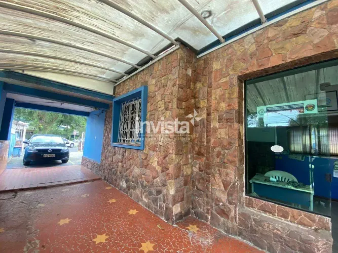 Casa grande de esquina para grandes negócios