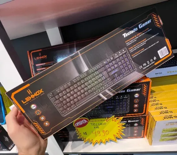 Teclado Gamer Para Computador Notebook Led Rgb Usb Abnt2 - lehmox (Novo)