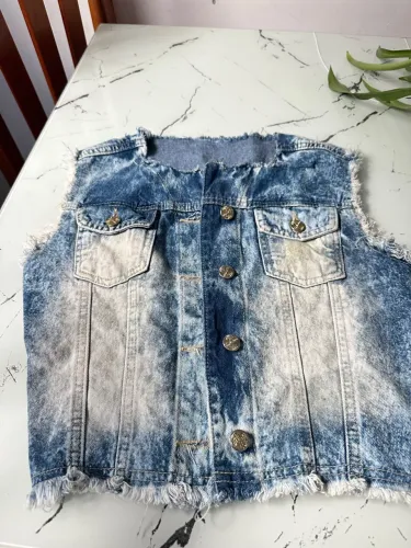 Colete Jeans Feminino Destroyed