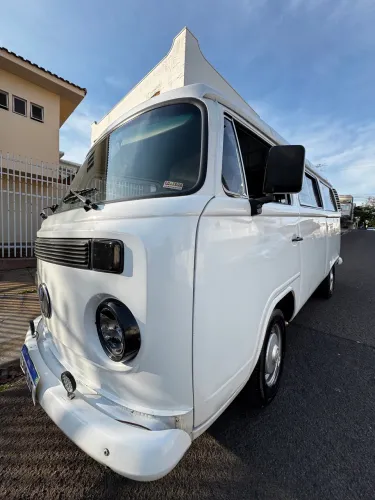 Vendo Kombi 1997 com motor 1.600 toda revisada mecânica em geral troco por moto !