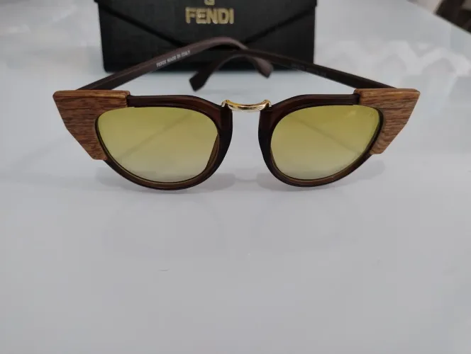Fendi....armaçao....de....madeira....nov