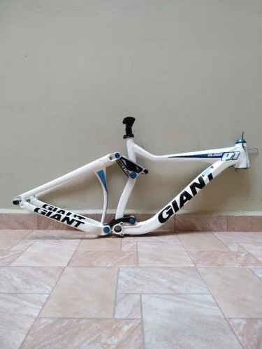 Quadro Bike Giant Glory.