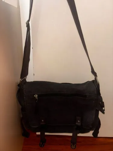 Bolsa universitária em sarja semi nova