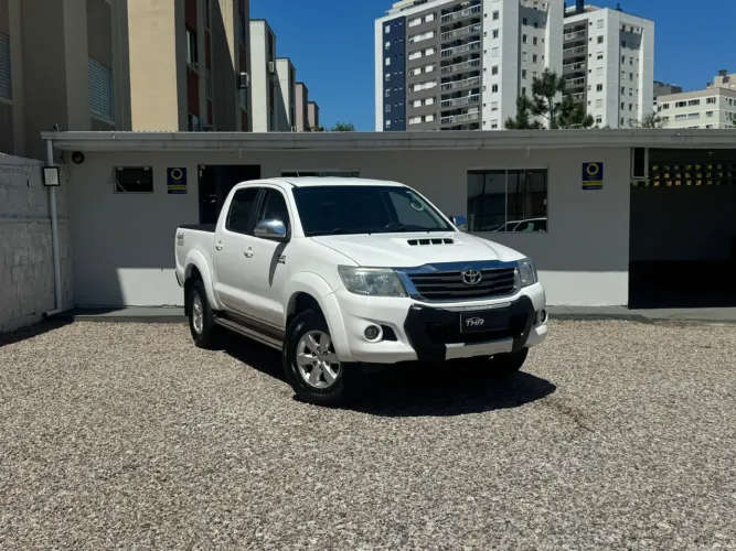 Toyota Hilux CD SRV D4-d 4X4 3.0 TDI Dies 2015