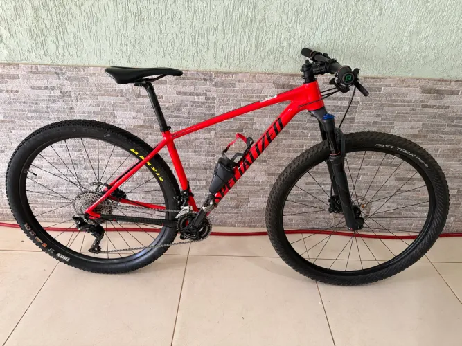 Bicicleta Specialized Chisel Expert. Tamanho M, Único dono e NF