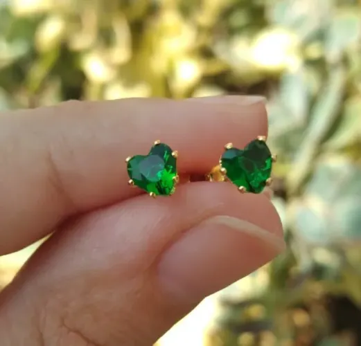 Brinco Coração Verde Folheado A Ouro 18k
