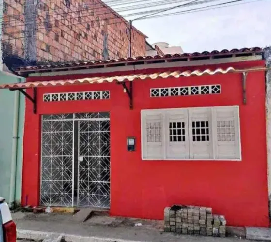 VENDO ESSA LINDA CASA NO BAIRRO SÃO JORGE, PRÓXIMO AO HOTEL DE TRANSITO DE OFICIAIS