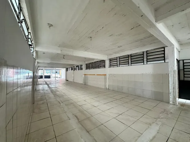 Vendo imóvel comercial na Av. Senador Lemos, 570m2