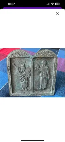 Antiguidade Religiosa. Par de Placas Decorativas em metal - Moisés e Jesus