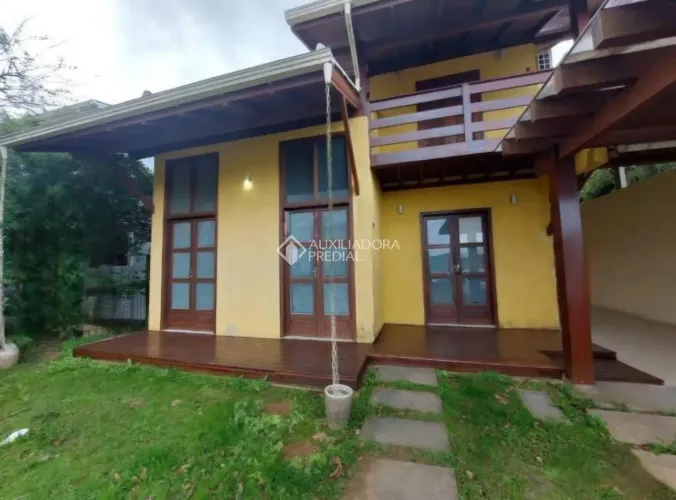 Auxiliadora Predial aluga Casa semi-mobiliada com 3 quartos para locação no Campeche - Flo