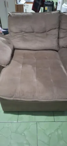 Em ótimo estado , tem só um rasgadinho pois na mudança não cuidaram.