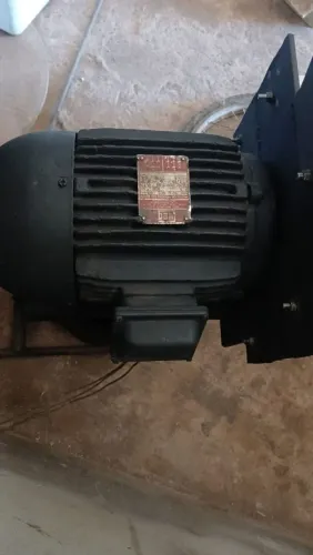 Motor Trifásico WEG 5 CV - 3.500 RPM