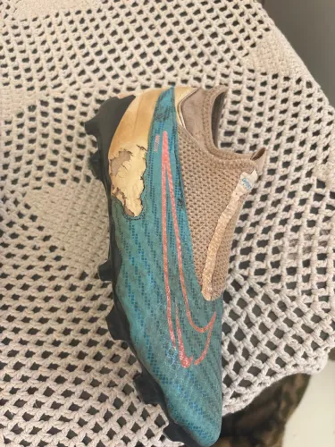 Chuteira Nike Phantom gx