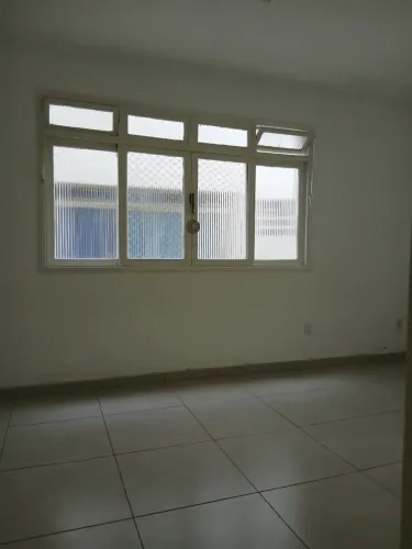 Imóvel para aluguel tem 70 metros quadrados com 2 dormito em Embaré Se você procura esp- S