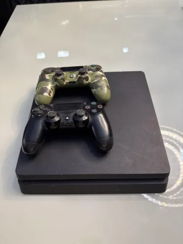 PlayStation 4 Slim