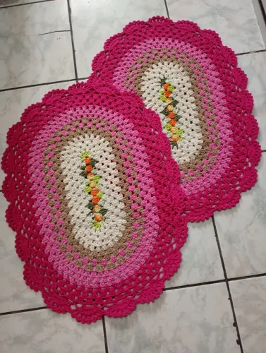 Kit dois tapetes de crochê