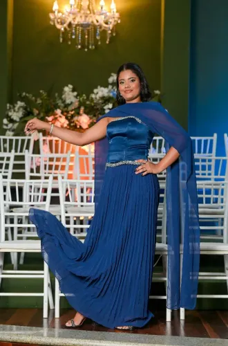 Elegante vestido de festa decorado com strass plissado sem alças - COUTIVA