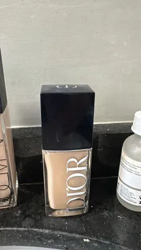 Base dior skin glow 1N nova