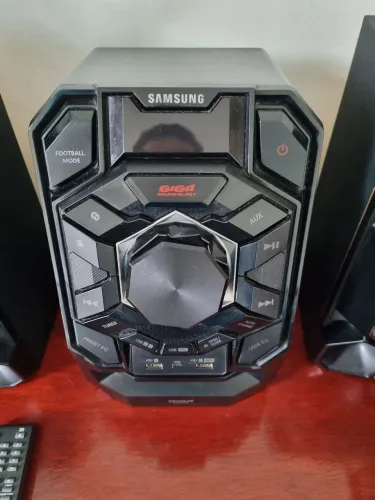 Som Samsung Giga Sound Blast com 2 caixas