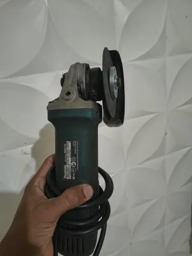 lixadeira makita 4 1/2 ótimo estado