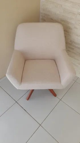 Poltrona tecido linho giratória 