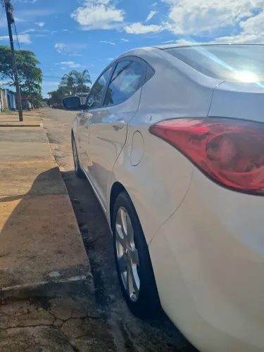 Hyundai Elantra GLS 1.8 16V Aut. 2012