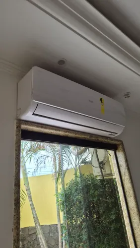 Ar Condicionado Split Elgin 24000 BTUs Frio 220V - Perfeito Estado