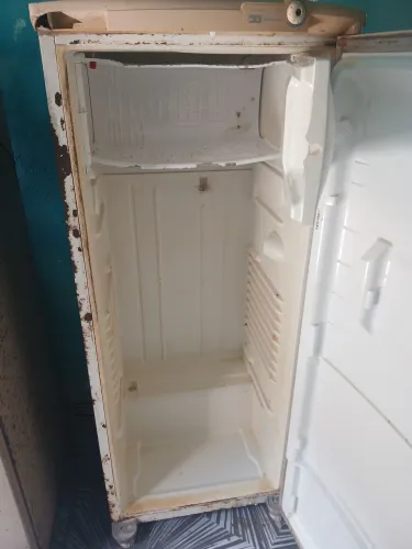 Geladeiras pra retirada de peças ! Funcionando